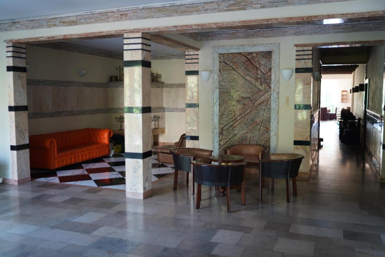 Hotel Юрата Екстериор снимка