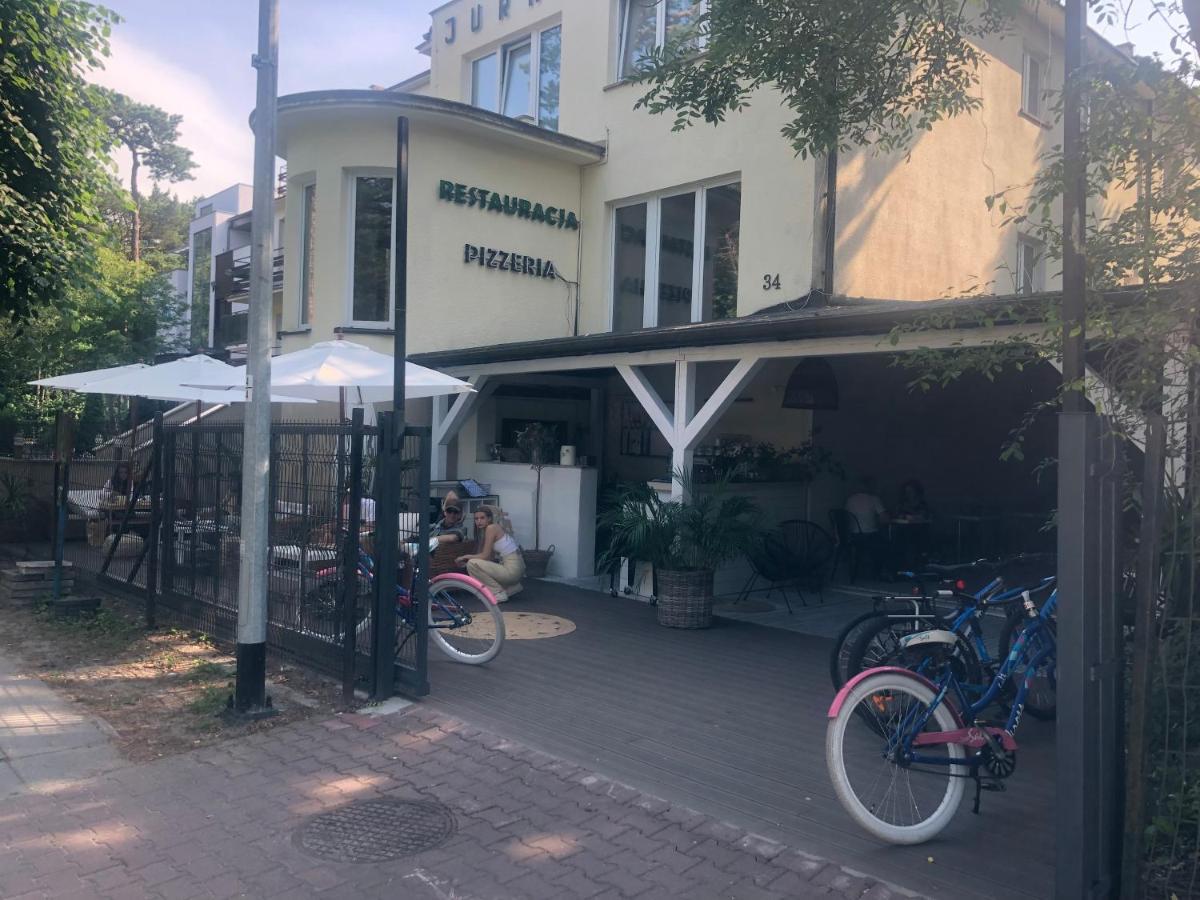 Hotel Юрата Екстериор снимка